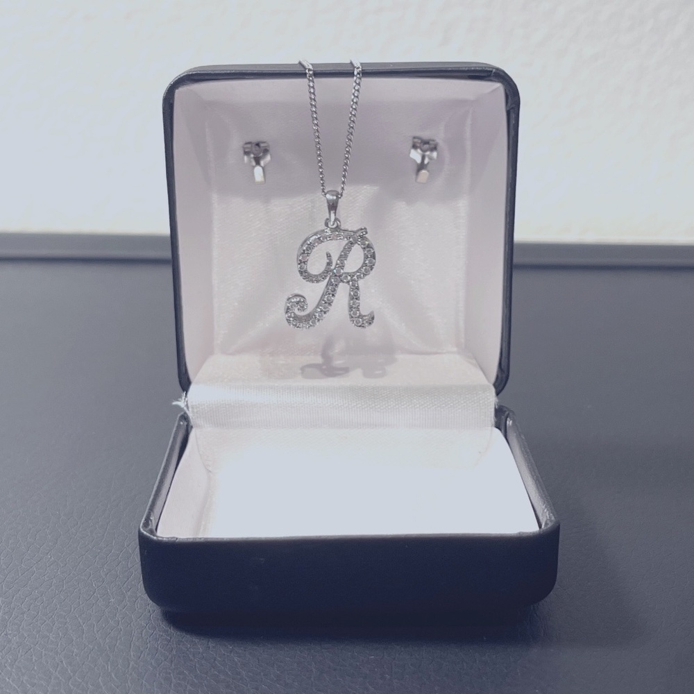 R Initial Pendant Necklace in Silver